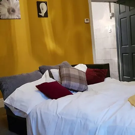 **cozy Leeds Cottage** * Leeds (West Yorkshire)